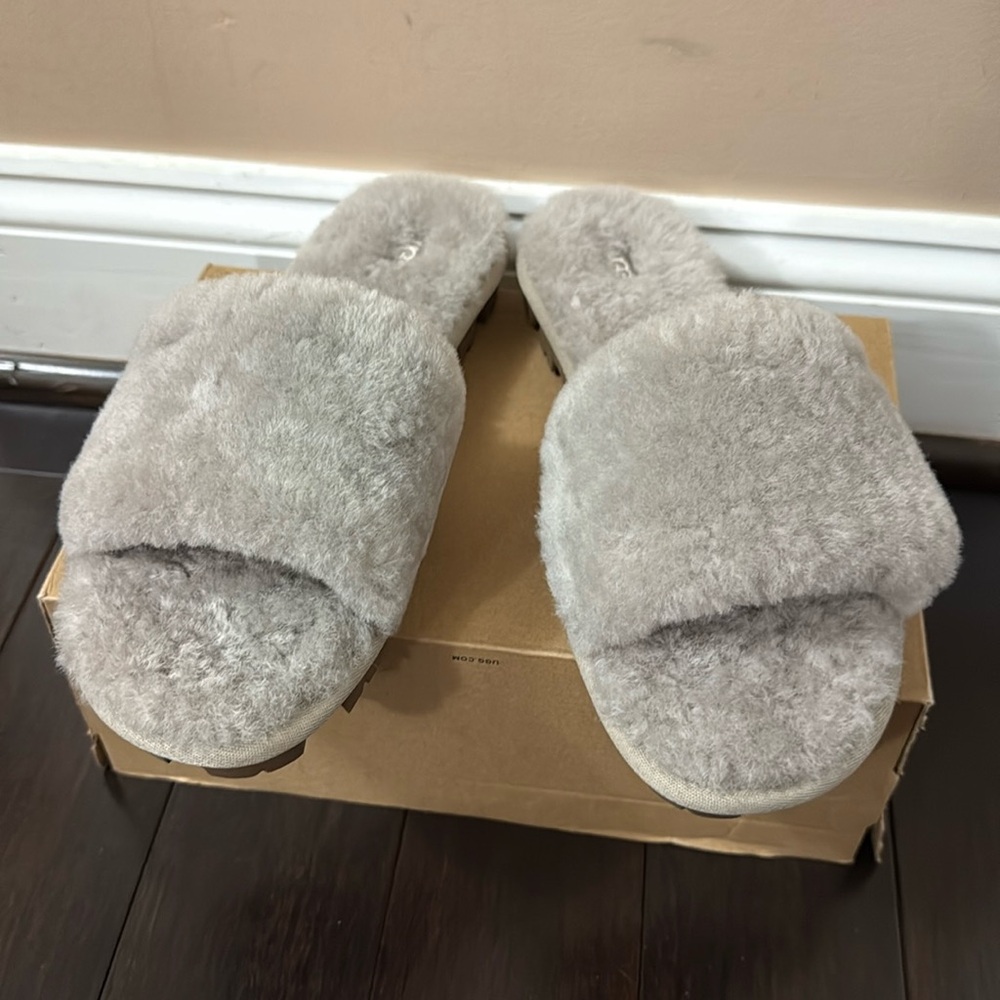 UGG
W Cozette
Slippers